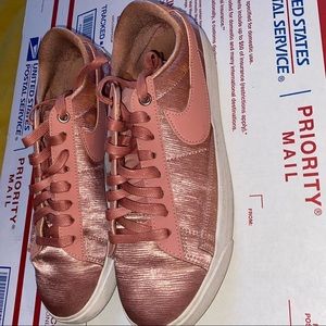 Pink Nike blazer💓